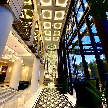 Grand Eska Hotel & Suites Batam Нагоя Экстерьер фото