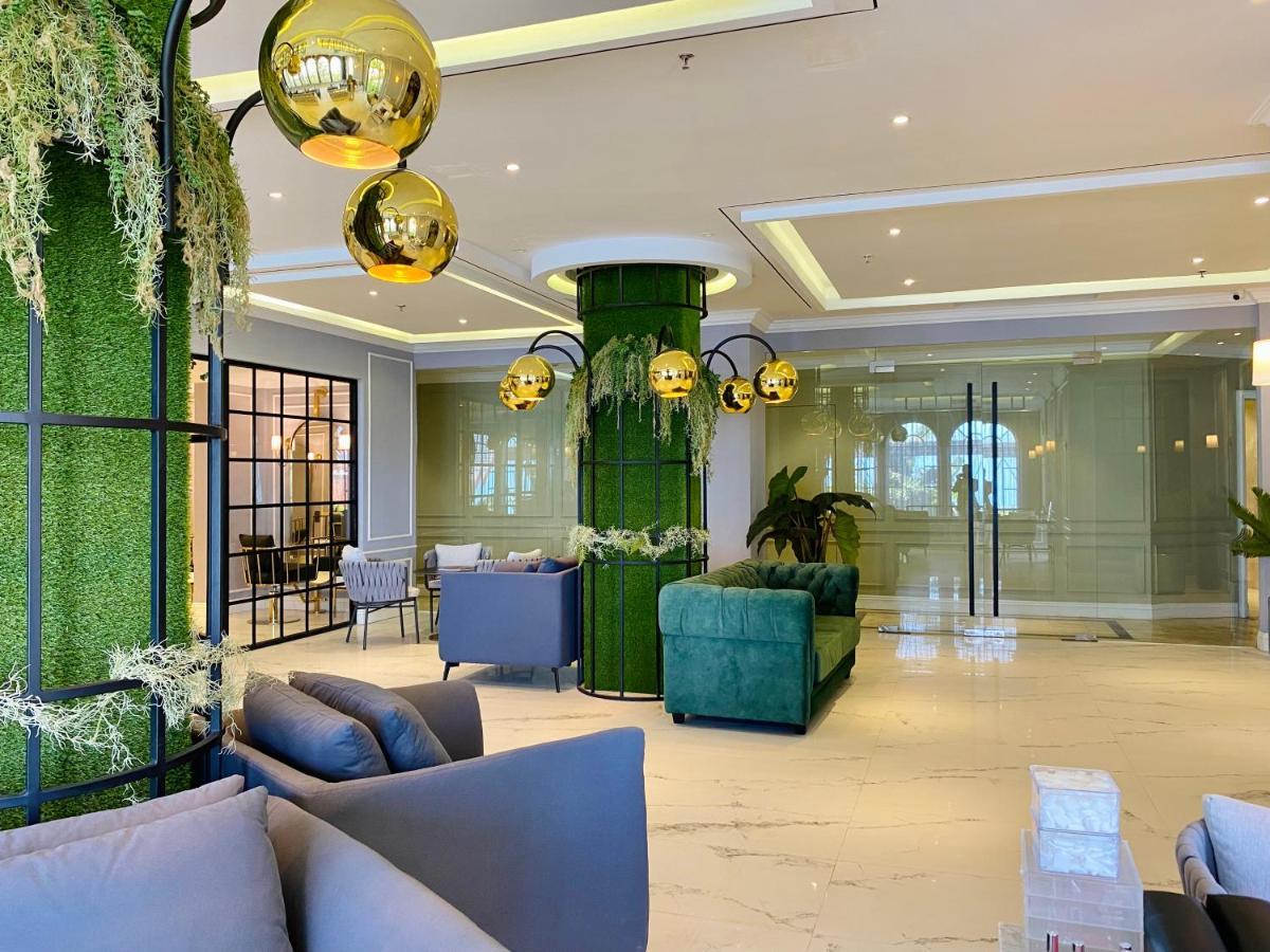 Grand Eska Hotel & Suites Batam Нагоя Экстерьер фото