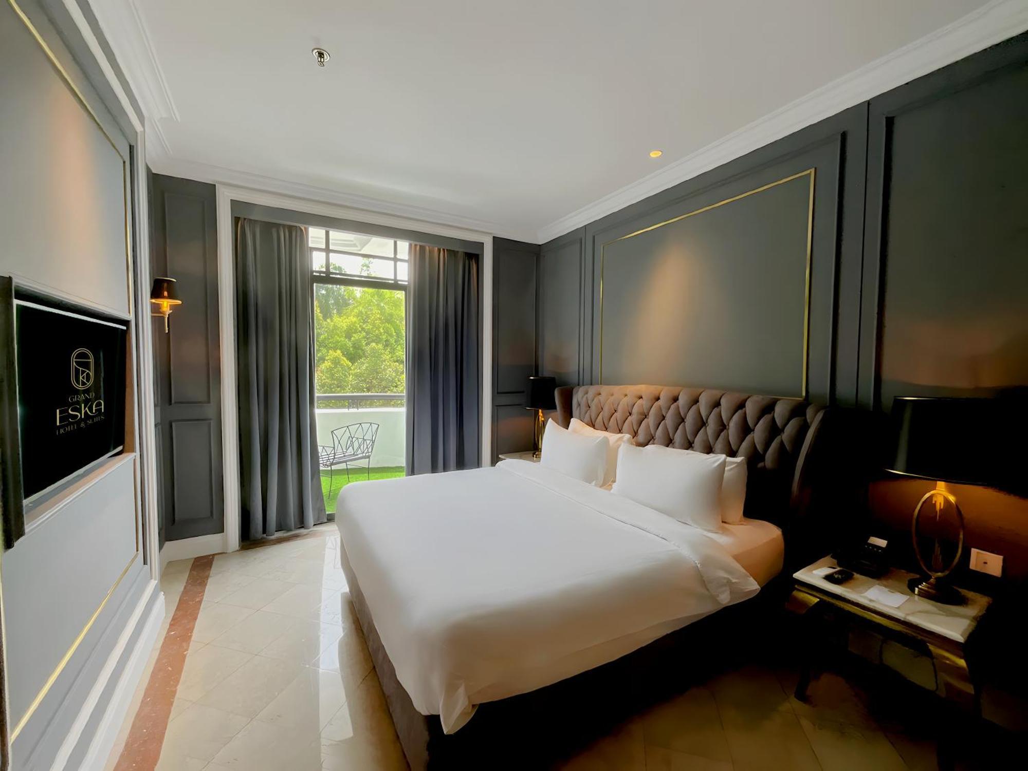 Grand Eska Hotel & Suites Batam Нагоя Экстерьер фото